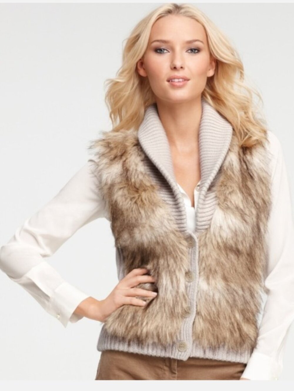 Ann Taylor wool blend Sweater vest with faux fur, amazing. Size Large